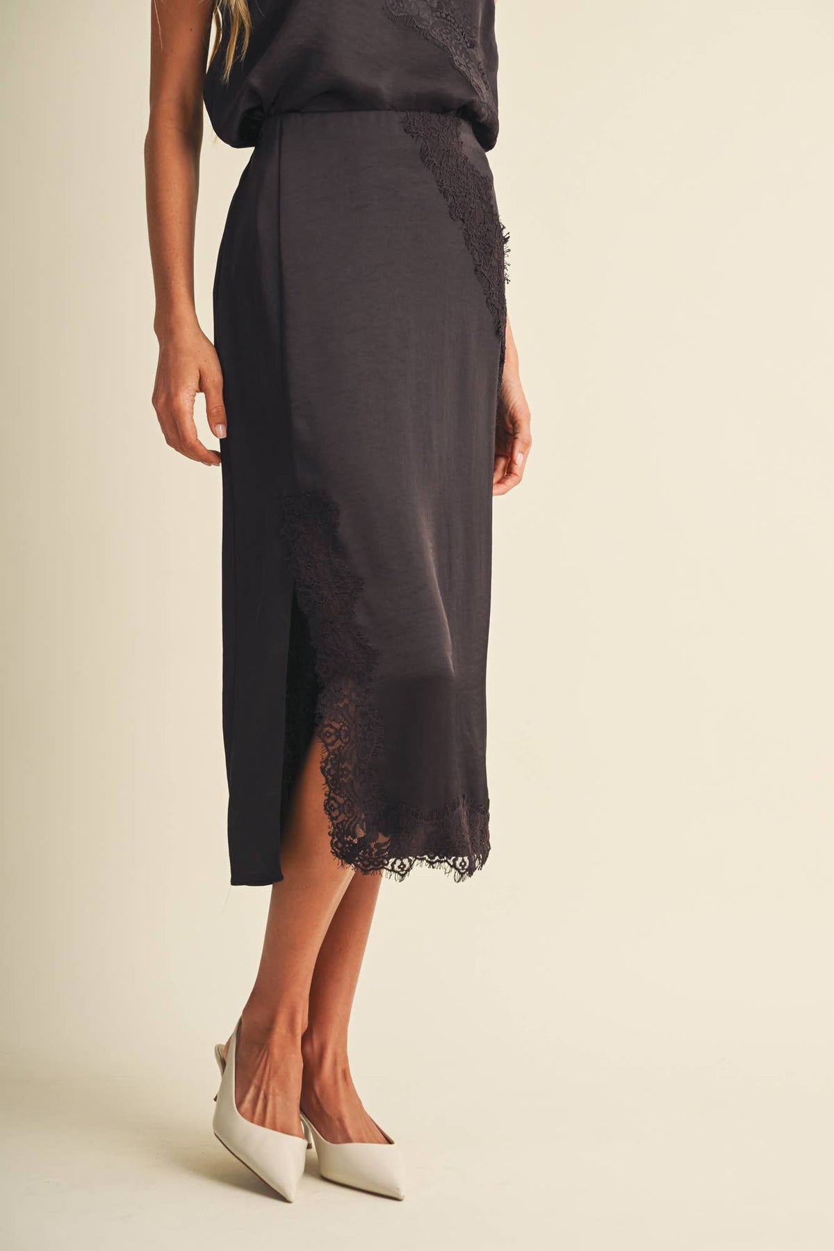 Lace-Inset High-Slit Column Skirt