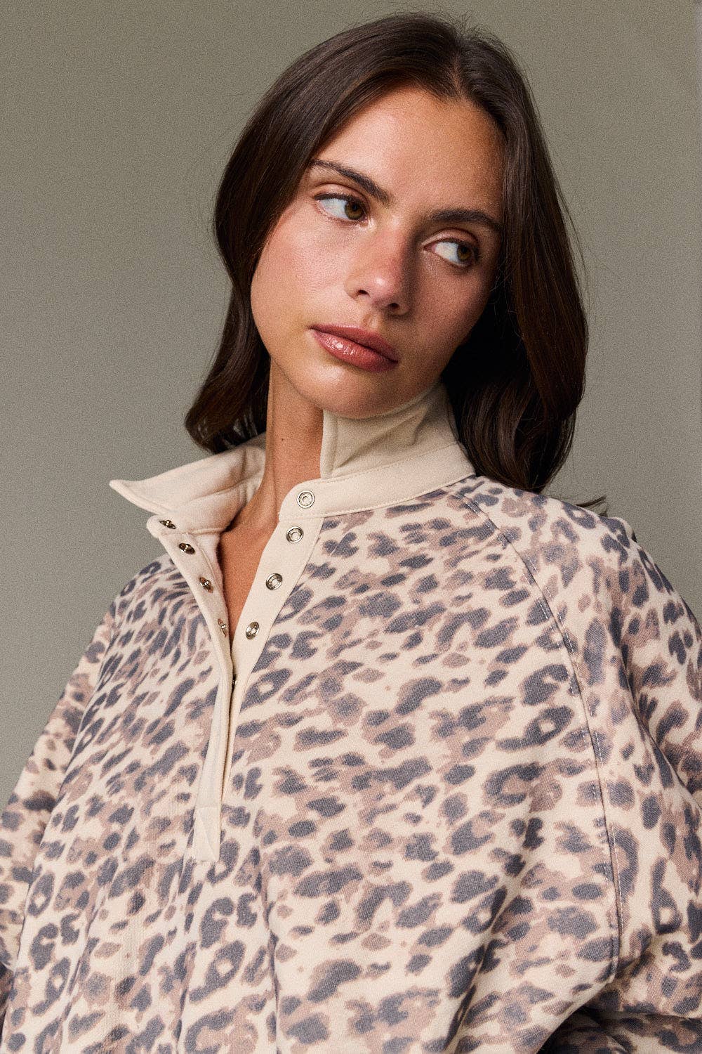 Vintage Leopard Print Snap Button Sweatshirt