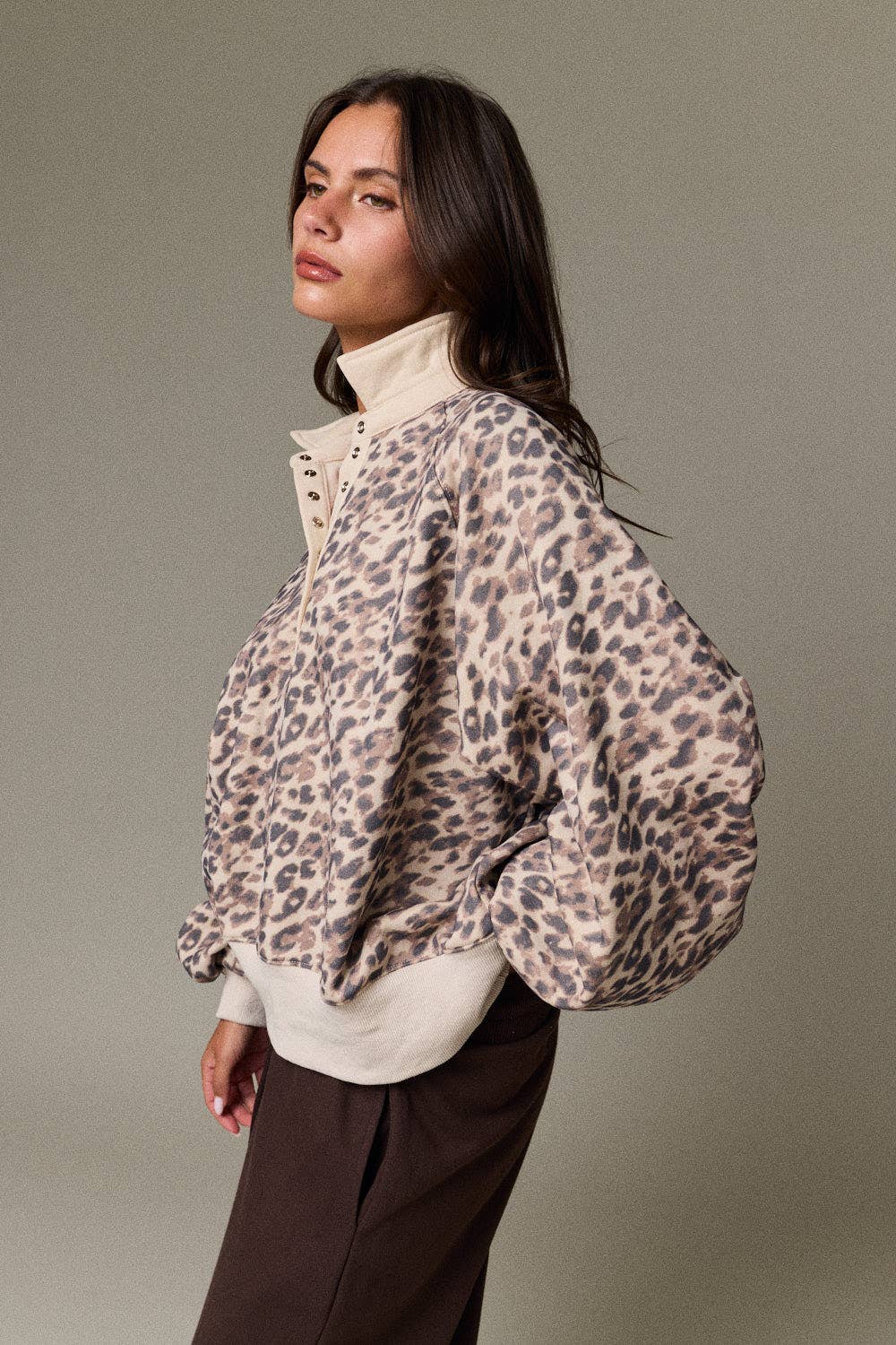 Vintage Leopard Print Snap Button Sweatshirt